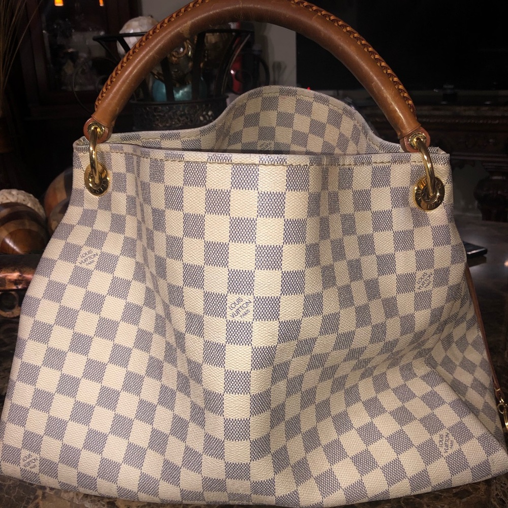 Louis Vuitton Artsy MM